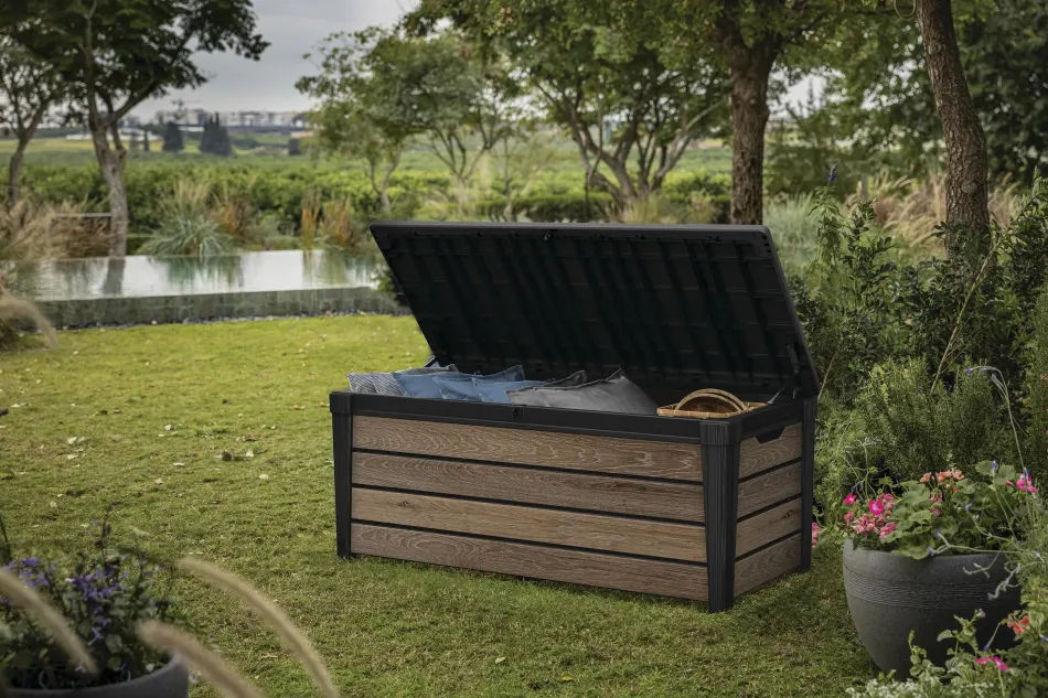 Outlet Signature 120 Gallon Deck Box - Walnut Brown Large Deck Boxes